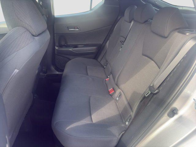 TOYOTA C-HR C-HR 1.8 Hybrid E-CVT Business