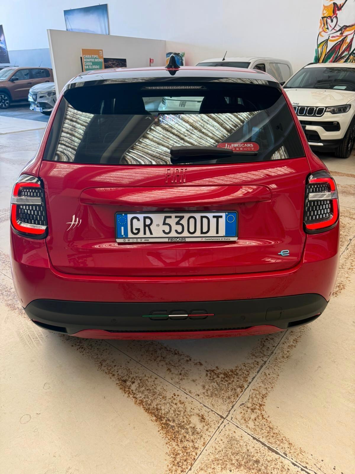 Fiat 600 600e Red