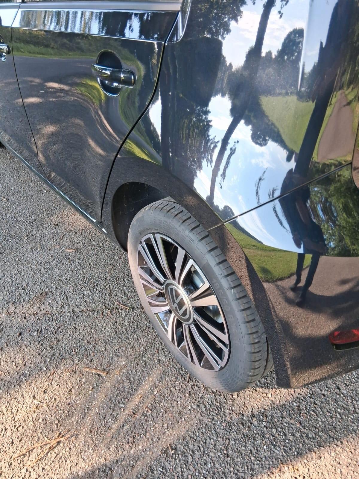 Volkswagen up! 1.0 5p. modello active