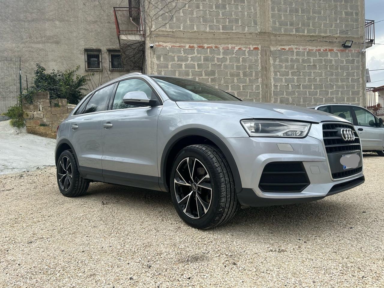 Audi Q3 2.0 TDI 120 CV Sport