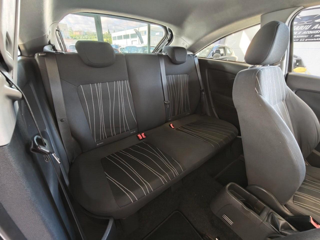 Opel Corsa 1.2 3 porte Club