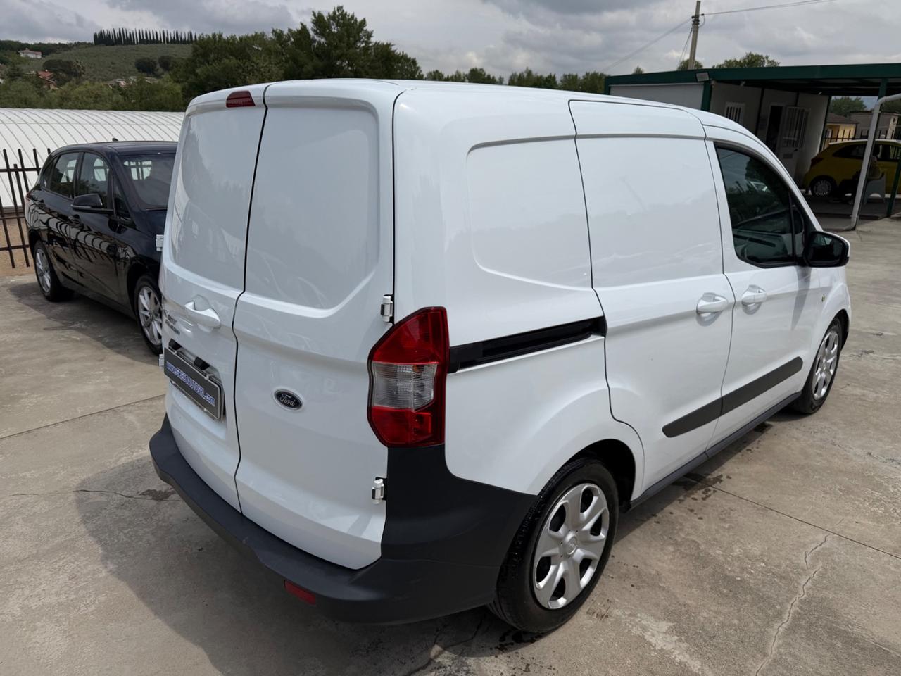 Ford Transit Courier 1.5 TDCi 75CV Van Entry