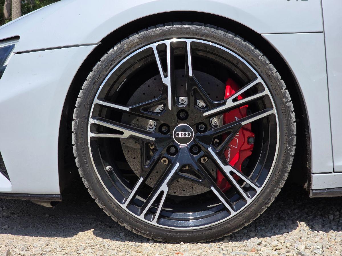 AUDI R8 V10 SPYDER QUATTRO PERFORMANCE
