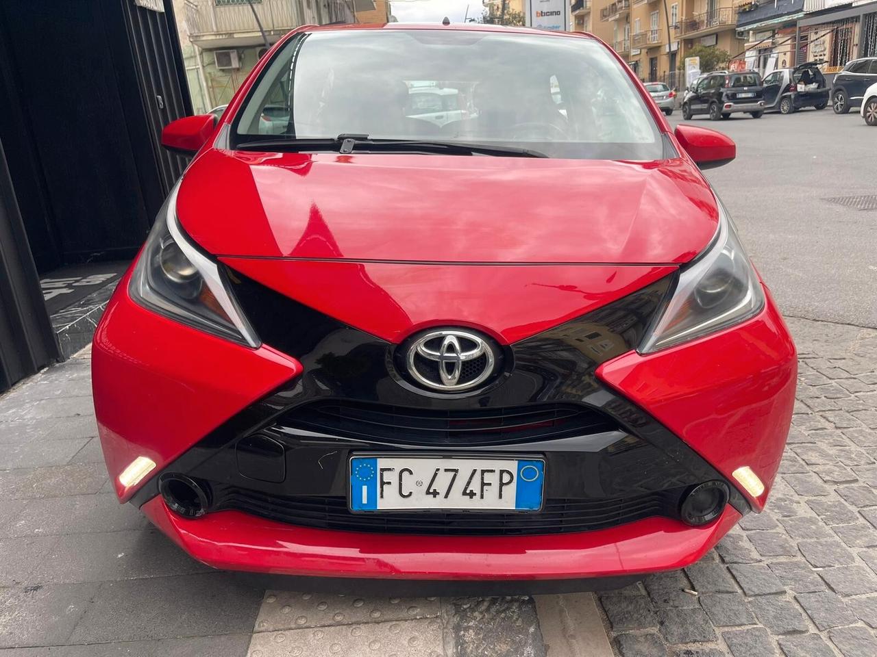 Toyota Aygo 1.0 VVT-i 69 CV 5 porte x-cool