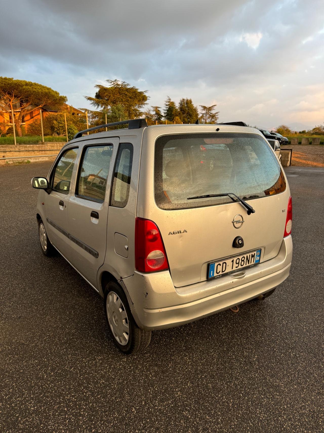 Opel Agila (per neopatentati)