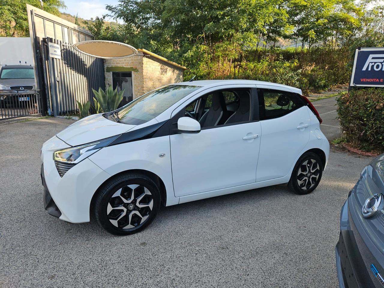 Toyota Aygo Connect 1.0 VVT-i 72 CV 5 porte