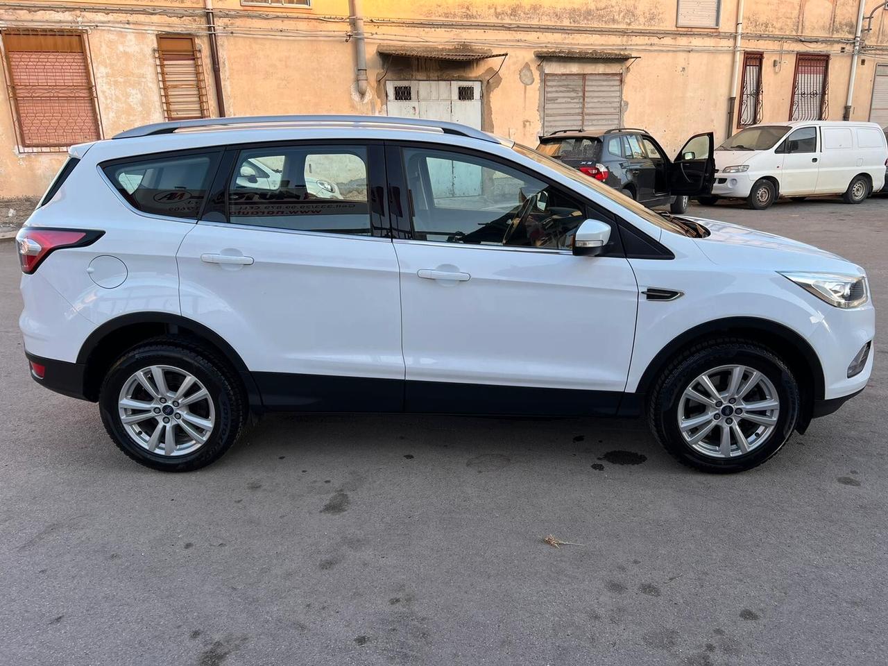 Ford Kuga 1.5 120 CV .2WD Titanium