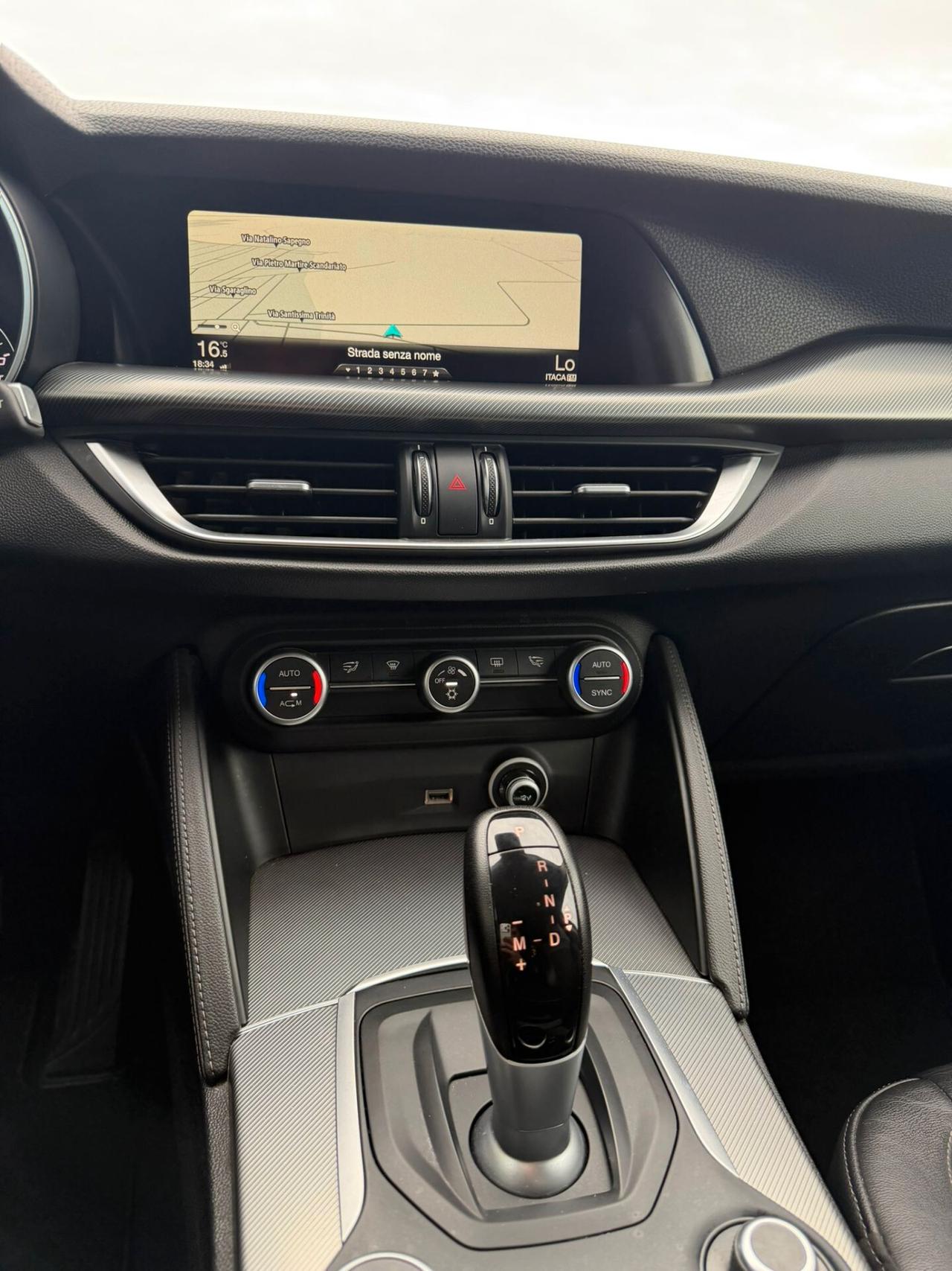 Alfa Romeo Stelvio 2.2 Turbodiesel 180 CV AT8 RWD Executive
