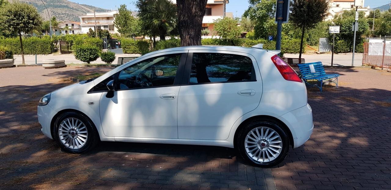 Fiat Grande Punto 1.3 MJT 90 CV 5 porte cruise control,cerchi in lega da 16, mp3,usb,comandi al volante