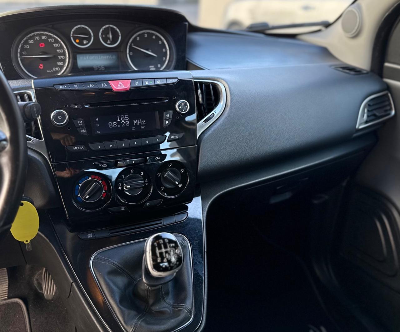 Lancia Ypsilon 1.2 Gpl 70 Cv
