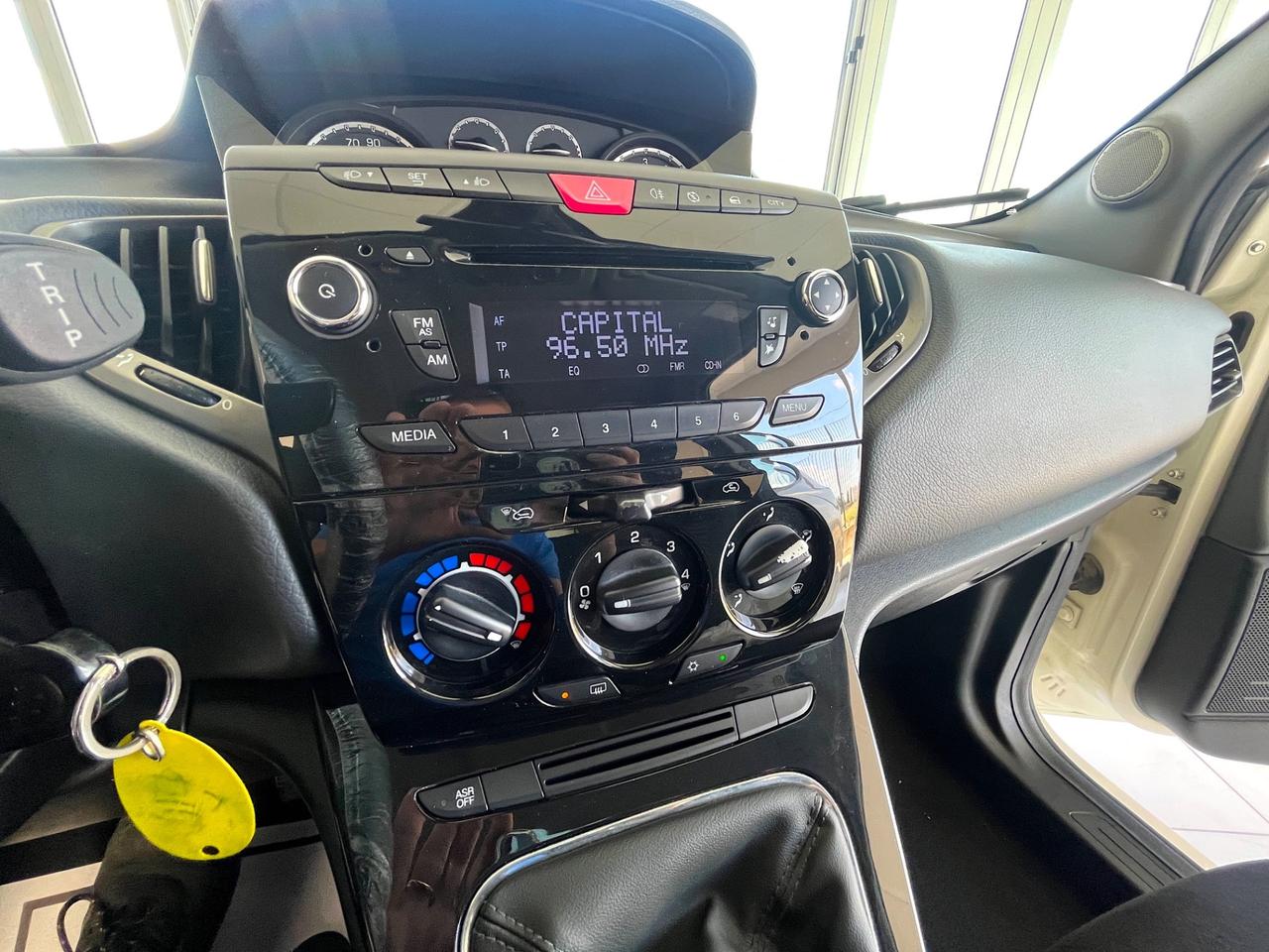 Lancia Ypsilon 1.2 69 CV 5 porte KM 104000