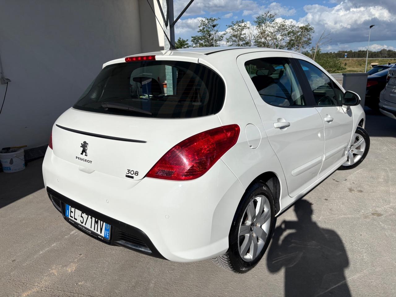 Peugeot 308 1.6 8V e-HDi 112CV Stop&Start 5p. Business