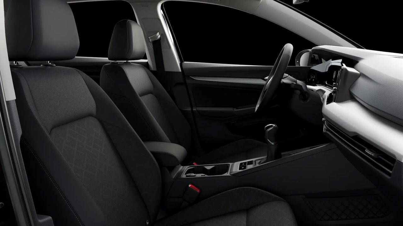 VOLKSWAGEN GOLF LIFE 2.0 TDI 116CV IN ARRIVO