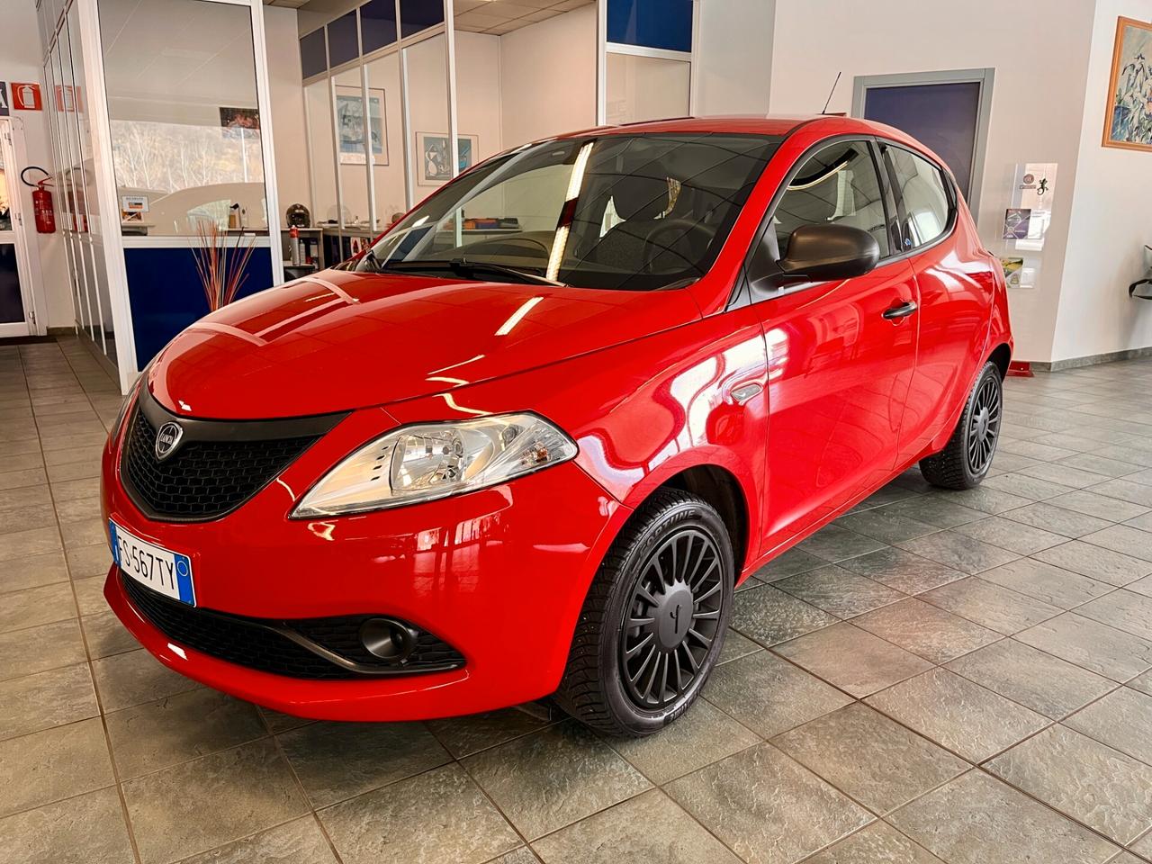 Lancia Ypsilon 1.2 69 CV 5 porte S&S Gold