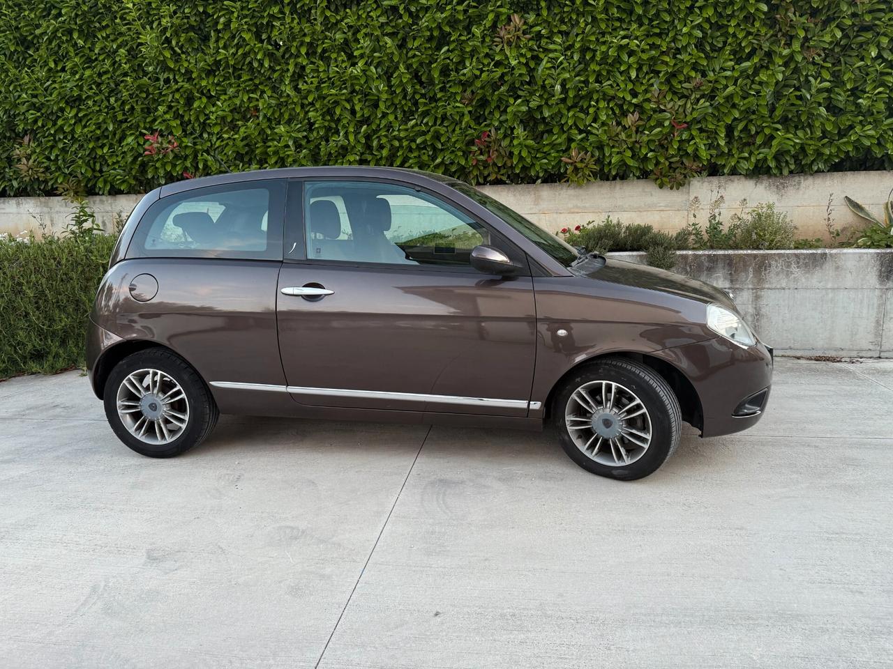 Lancia Ypsilon 1.3 MJT 75 cv New Oro Plus