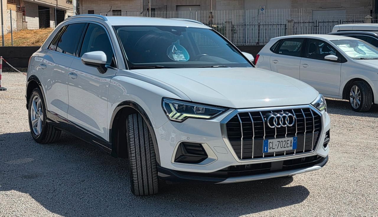 Audi Q3 2.0 TDI 150cv - S-TRONIC VIRTUAL COCKPIT