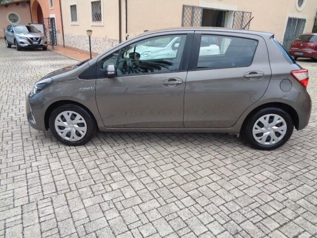 Toyota Yaris 1.5 Hybrid 5 porte Business