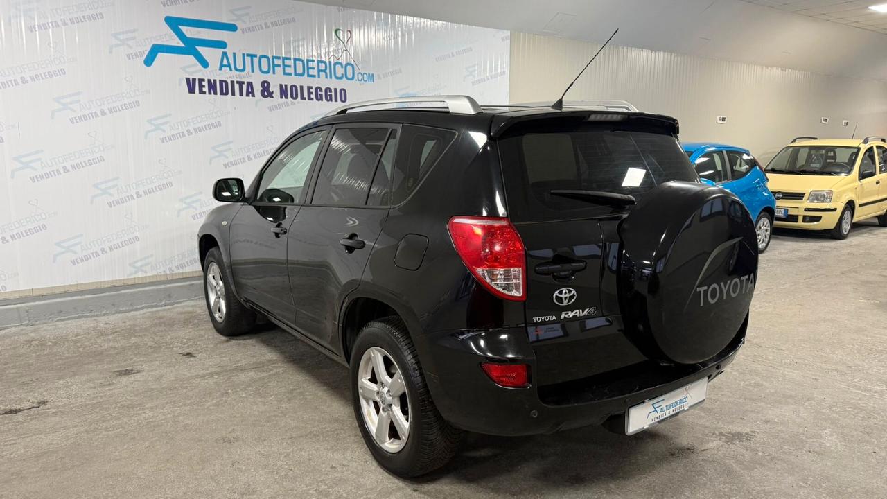 Toyota RAV4 4x4 2.2 D-4D 136cv Luxury