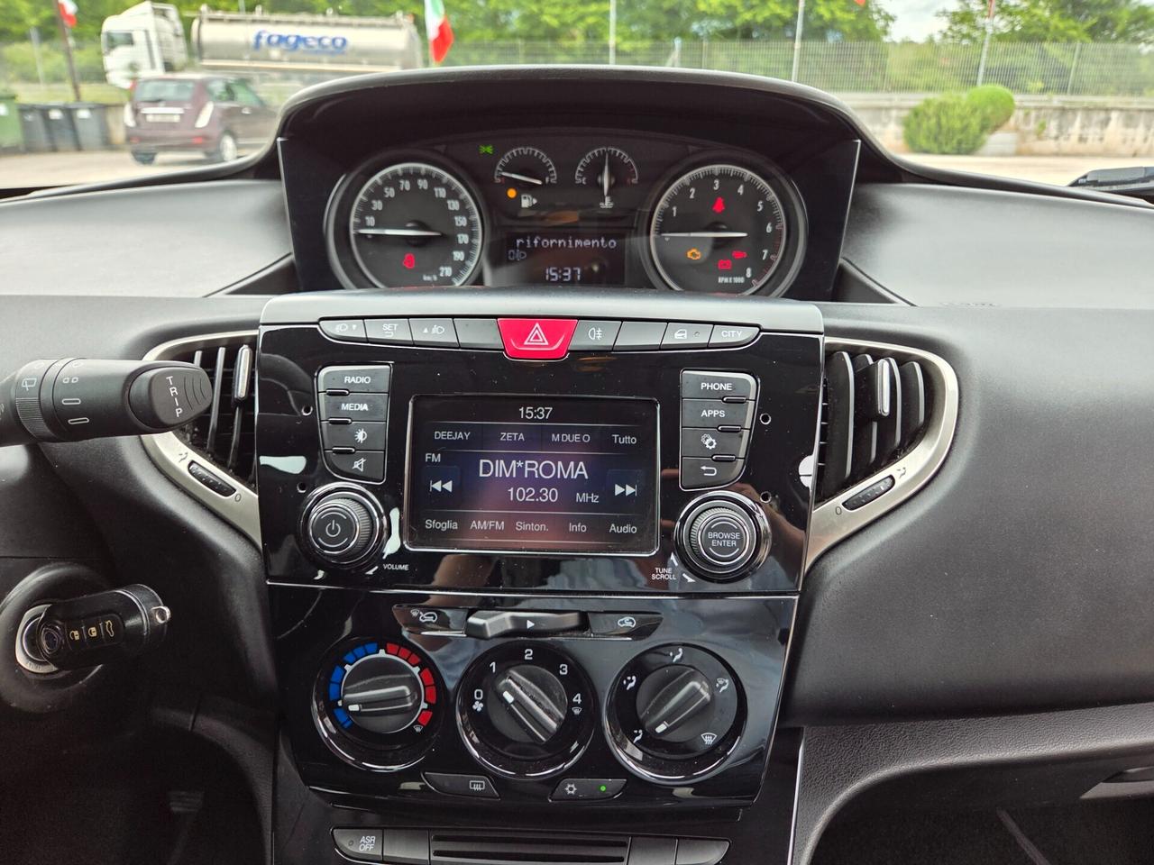 Lancia Ypsilon 1.2 69 CV 5 porte Gold