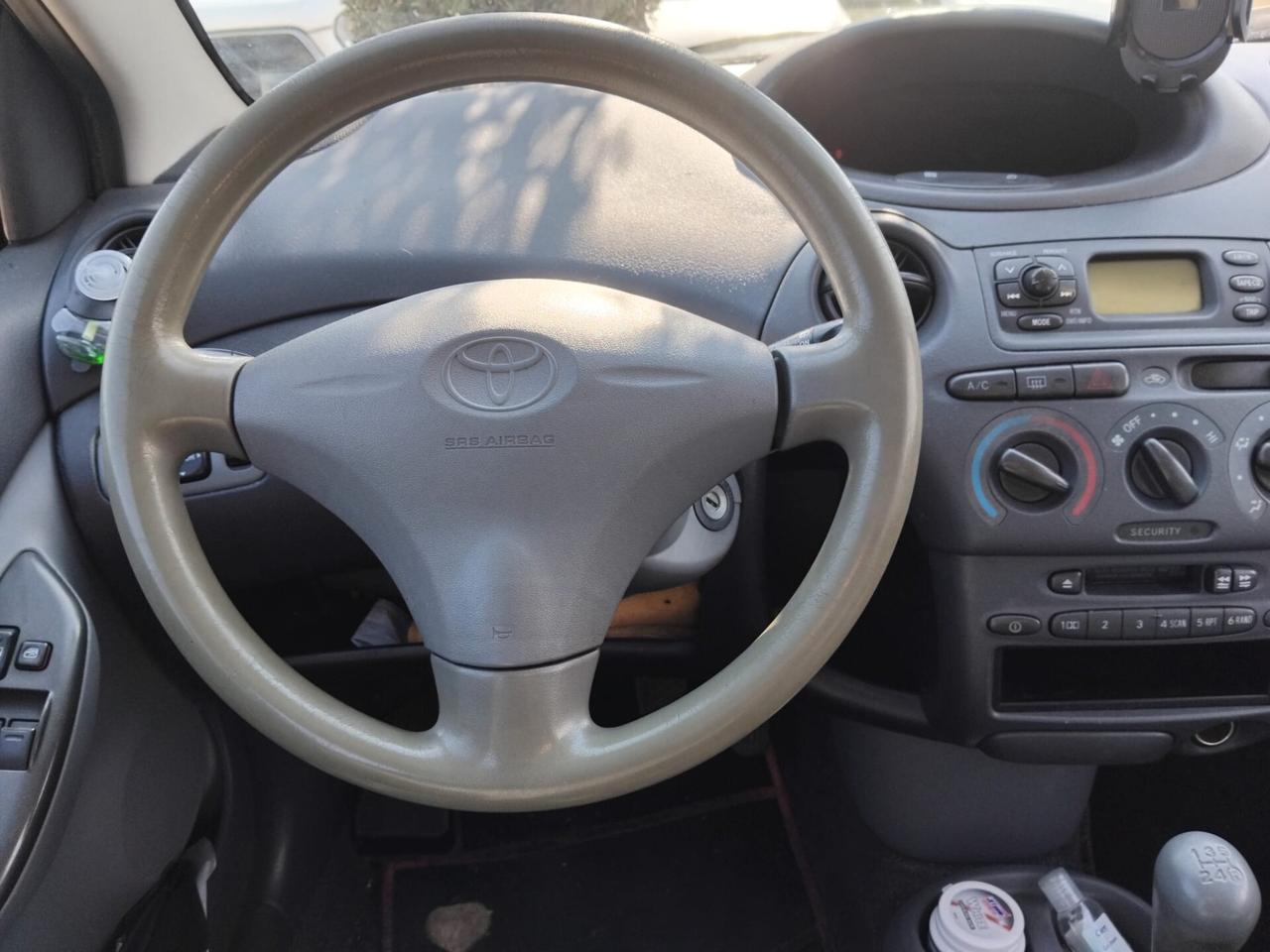 Toyota Yaris 1.0i 16V cat 3 porte