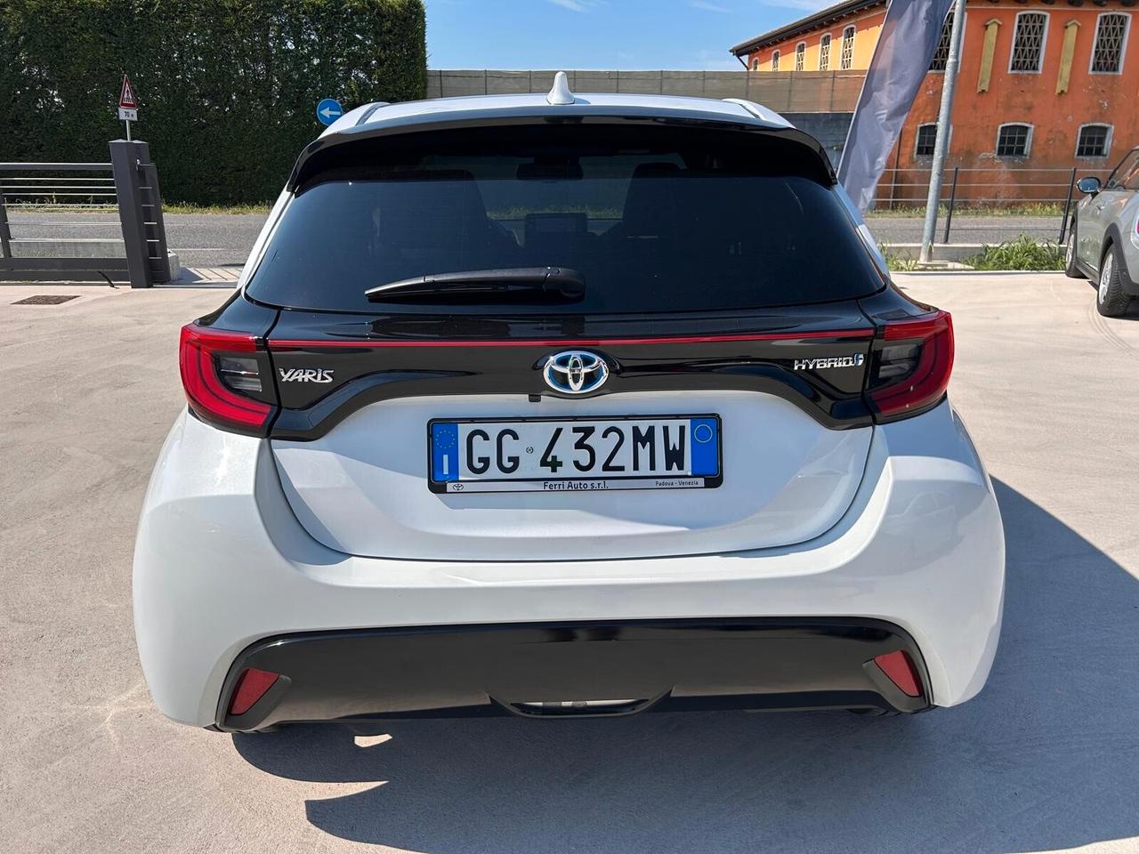 Toyota Yaris 1.5 Hybrid 5 porte Lounge