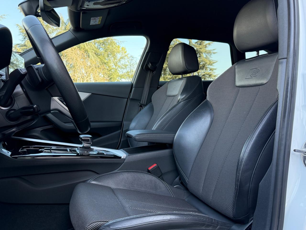 Audi A4 Avant 40 TDI quattro S tronic S line|BLACK LINE