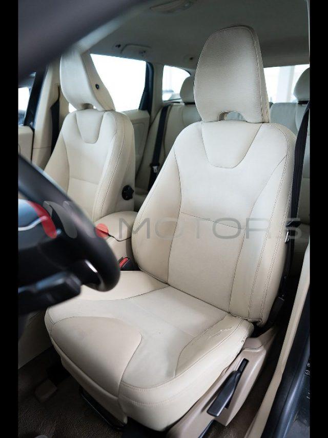 VOLVO XC60 2.4 d3 Momentum AWD 163 CV Geartronic