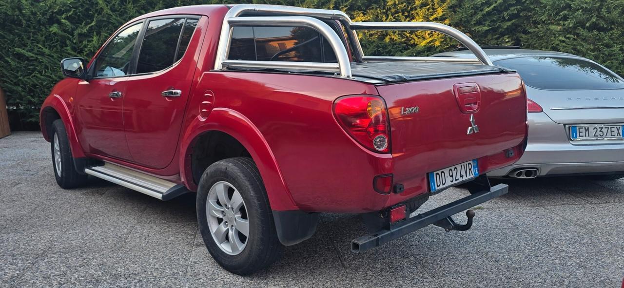 Mitsubishi L200 2.5 DI-D/136CV cambio automatico 4post