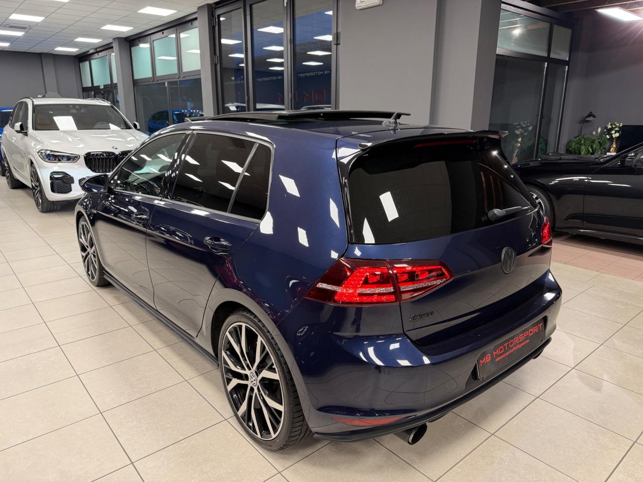 Volkswagen Golf GTD 2.0 TDI DSG 5p. Business BlueMotion Technology