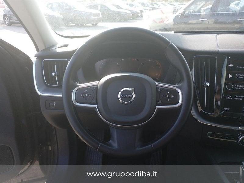 Volvo XC60 II 2018 Diesel 2.0 b4 Momentum Pro awd auto