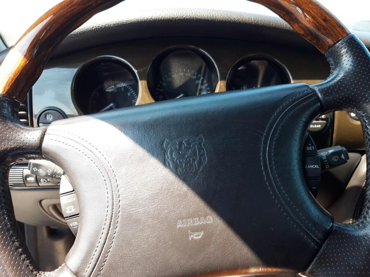 Jaguar XJ JAGUAR XJ 3.2 BENZINA 236cv AUTOMATIC