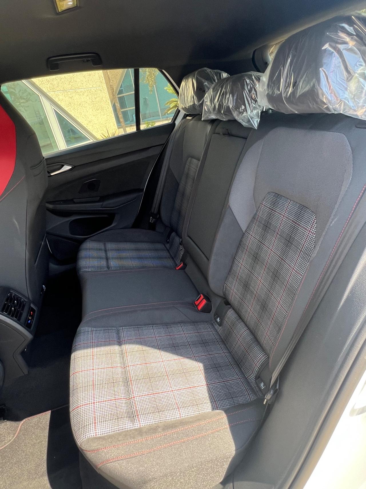 Volkswagen Golf GTI 2.0 tsi 245cv possibilità noleggio no scoring