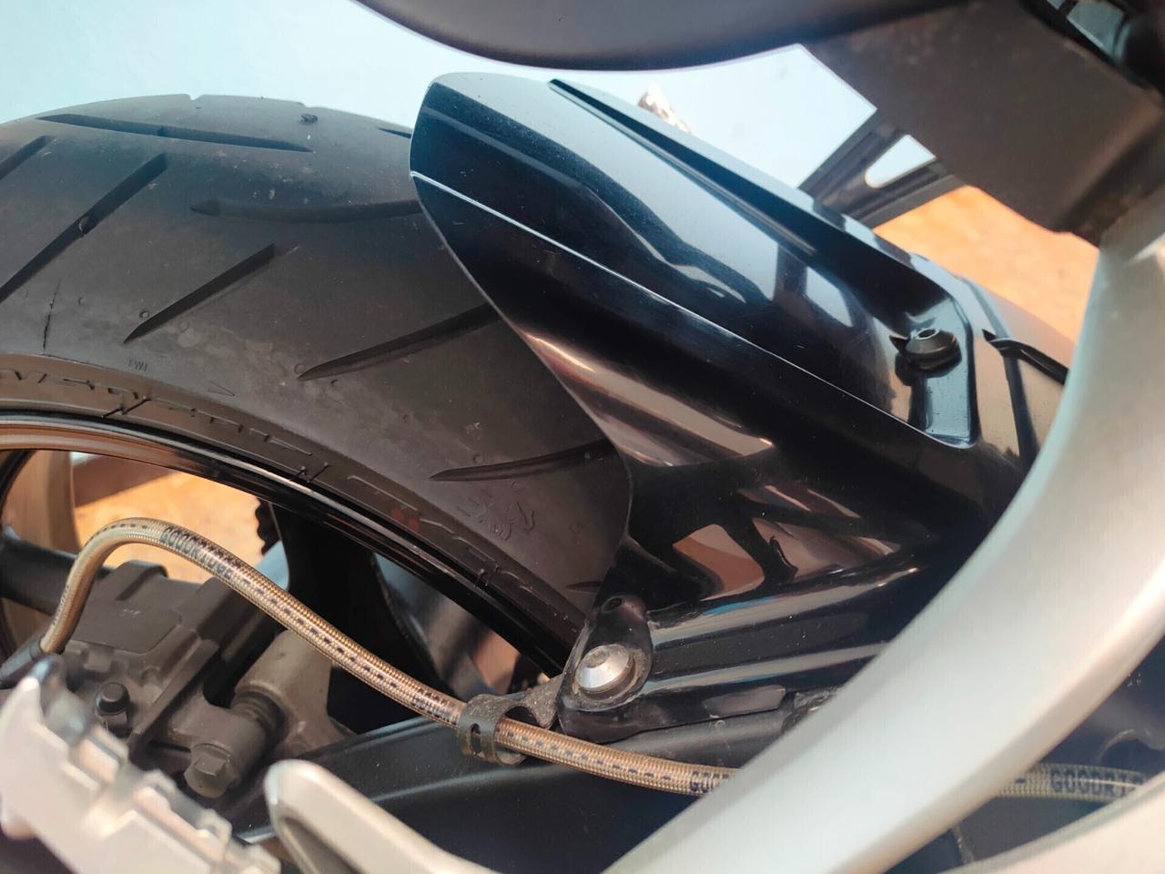 Yamaha FZ1 Fazer: la stradale sportiva e confortevole