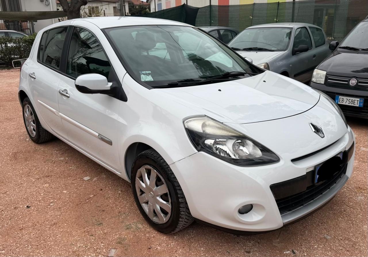 Renault Clio 1.2 16V 5 porte Dynamique