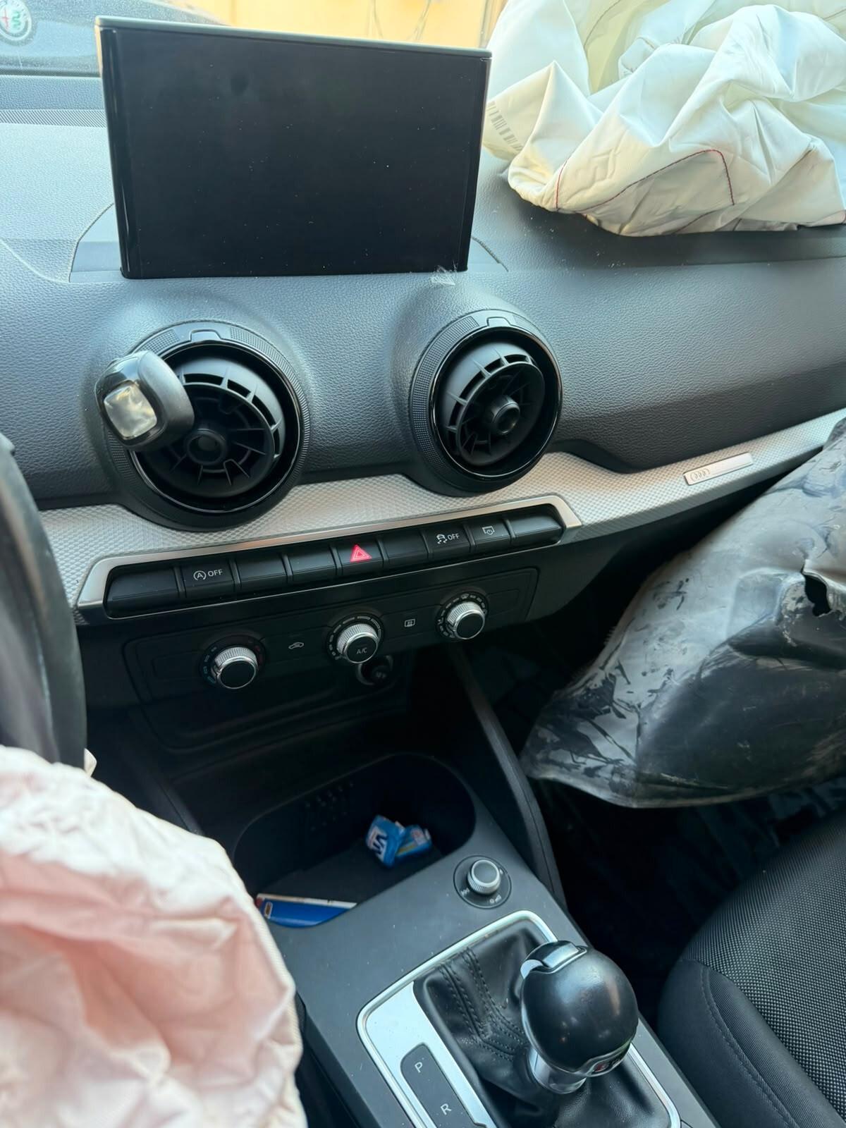 Audi Q2 1.6 TDI S tronic 116v Navi - SINISTRATA - MOTORE OK VA IN MOTO