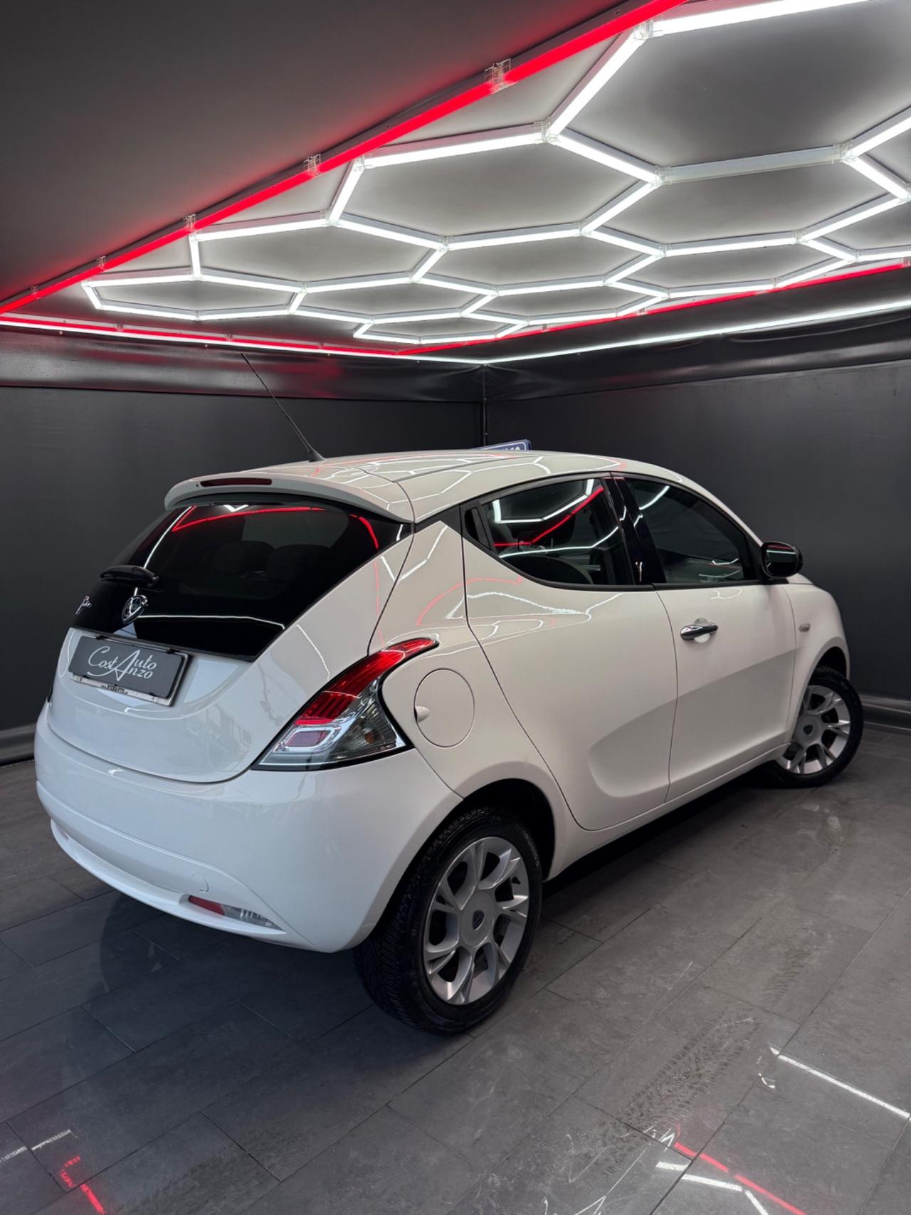 Lancia Ypsilon 0.9 Benzina 85 CV Platinum AUTOMATICA