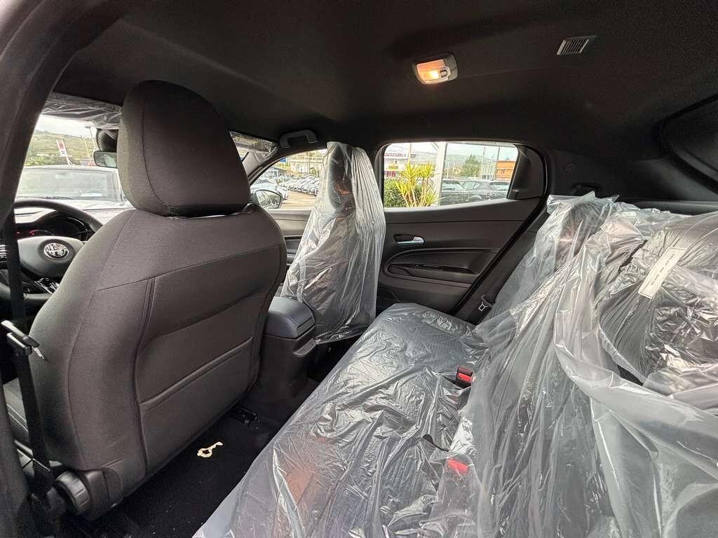 Alfa Romeo Junior 1.2 145 CV Hybrid 2026 KM 0 IVA ESPOSTA Tua a solo 249 Euro al mese