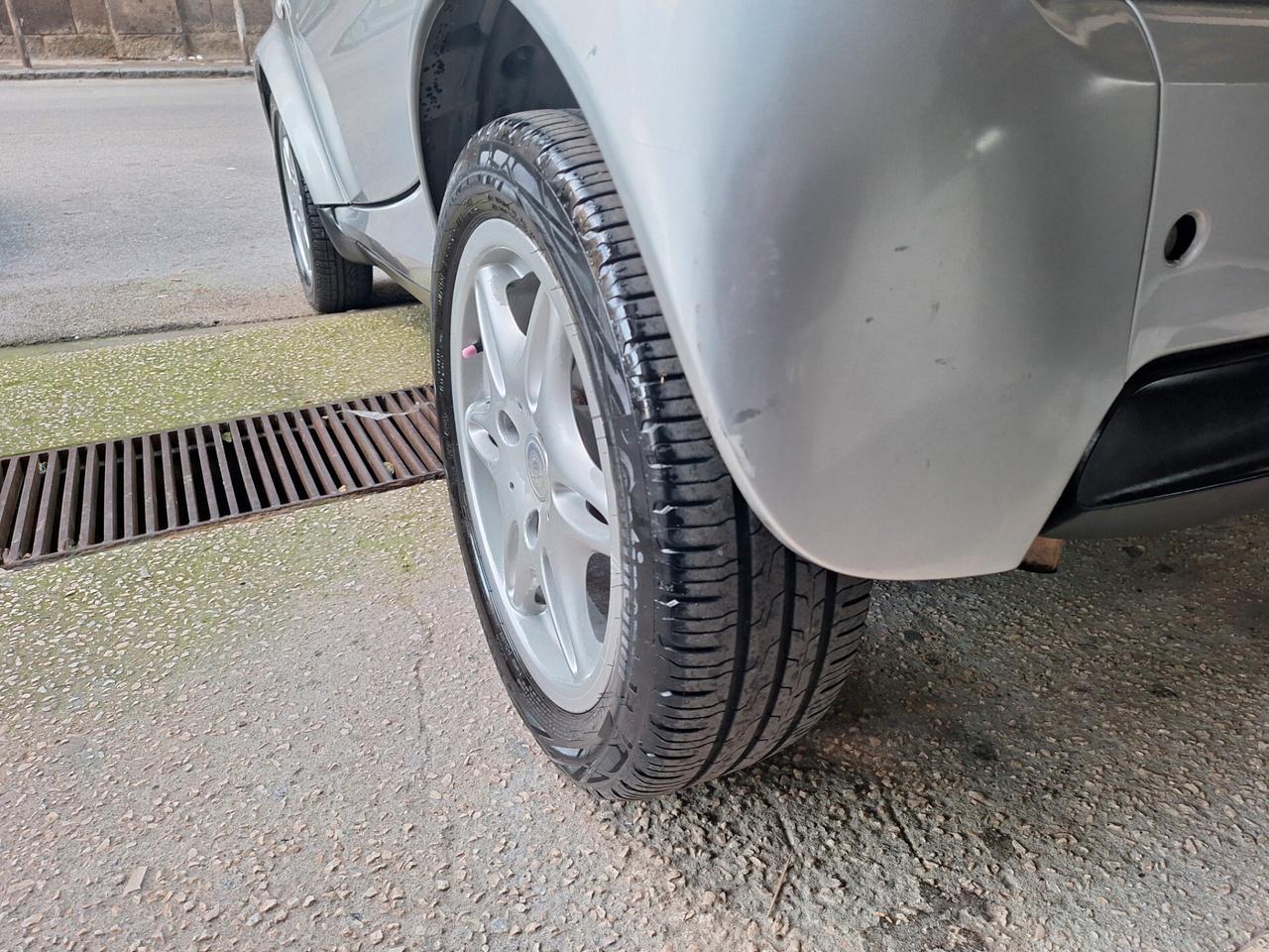 Smart 700 city-coupé pure (45 kW)