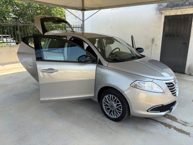 LANCIA Ypsilon 0.9 TwinAir 85 CV 5 porte Gold AUTOMATICA