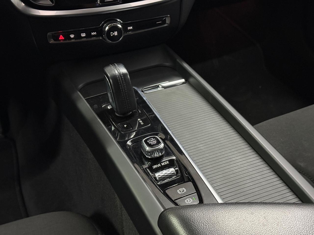VOLVO V60 2021 B4 Geartronic