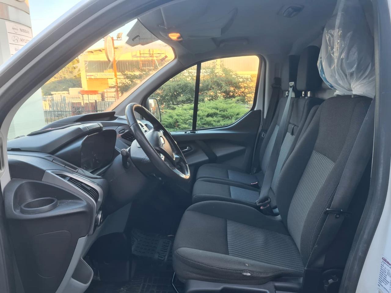 Ford Transit Custom Van 2.2tdci 125cv L1H1 motore nuovo