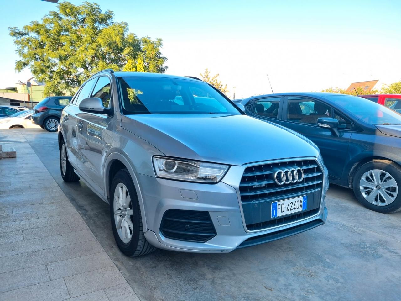 Audi Q3 2.0 TDI 120 CV Design