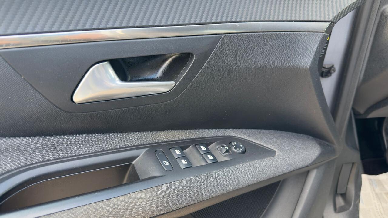 Peugeot 3008 BlueHDi 130 S&S Allure