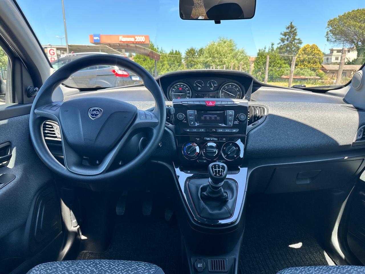 Lancia Ypsilon 1.0 5 porte Ibrida neopatentati Fatturabile iva esposta