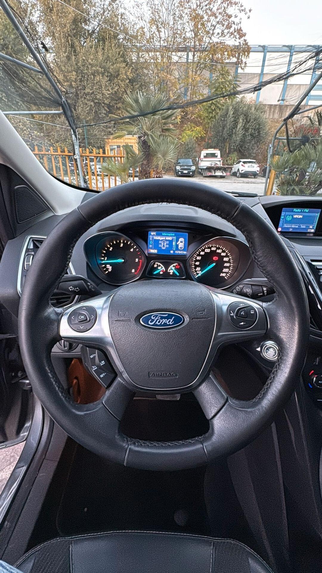 Ford Kuga 2.0 TDCI 140 CV 4WD Powershift Titanium