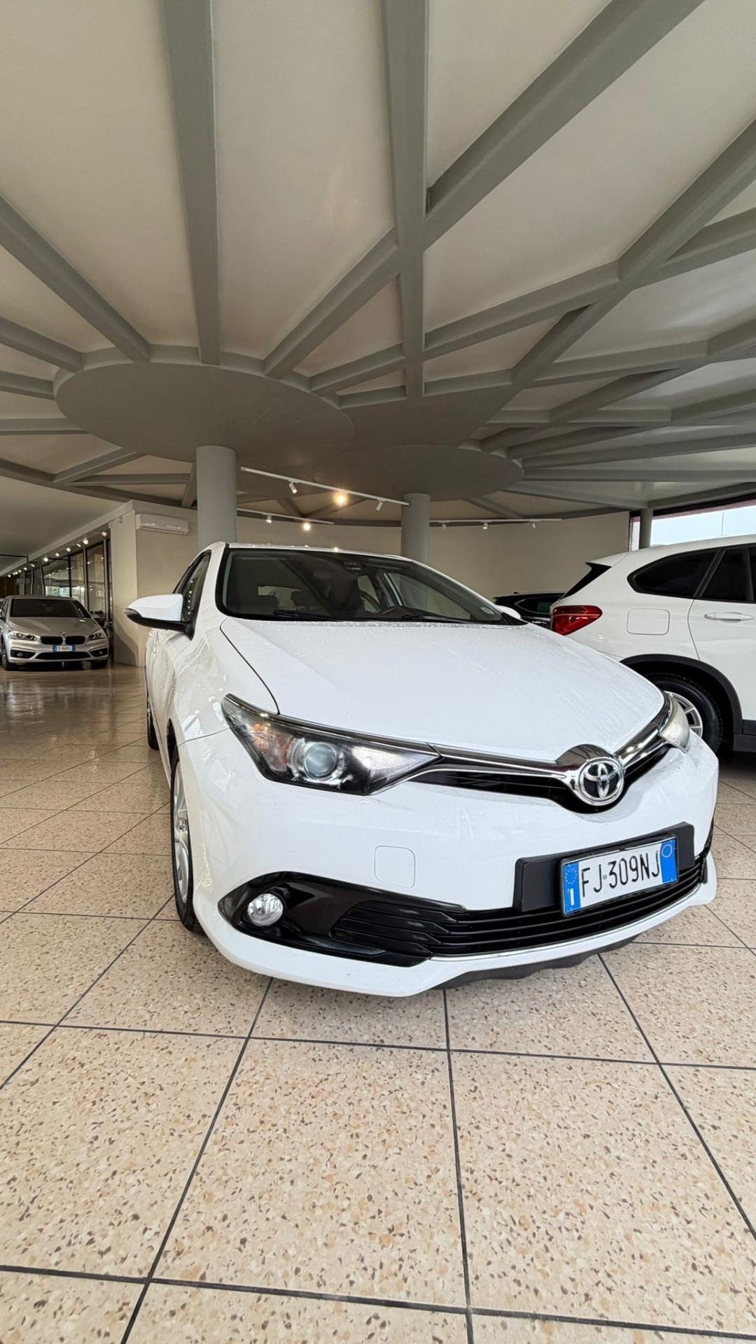 Toyota Auris 1.6 D-4D Business