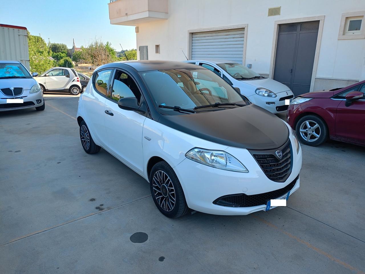Lancia Ypsilon 1.200 5 porte S Momodesign