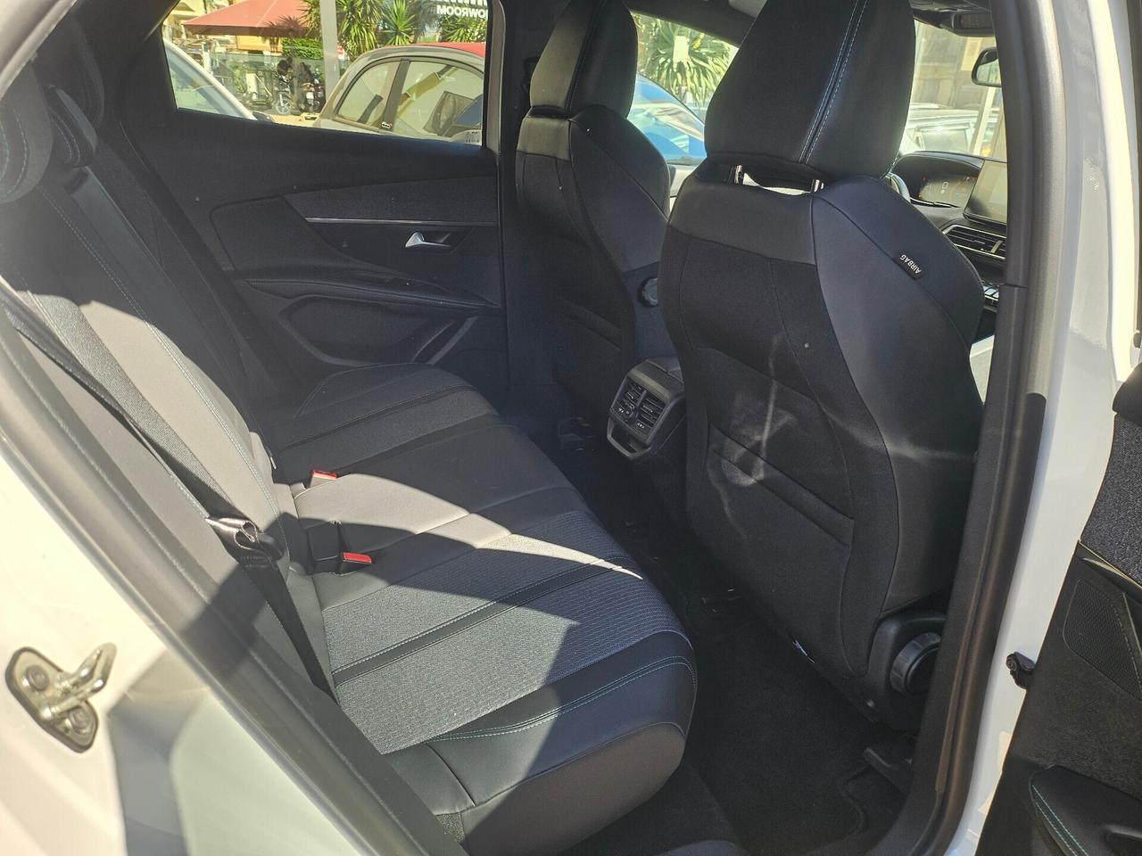 Peugeot 3008 BlueHDi 130 EAT8 Allure Pack 04/2023