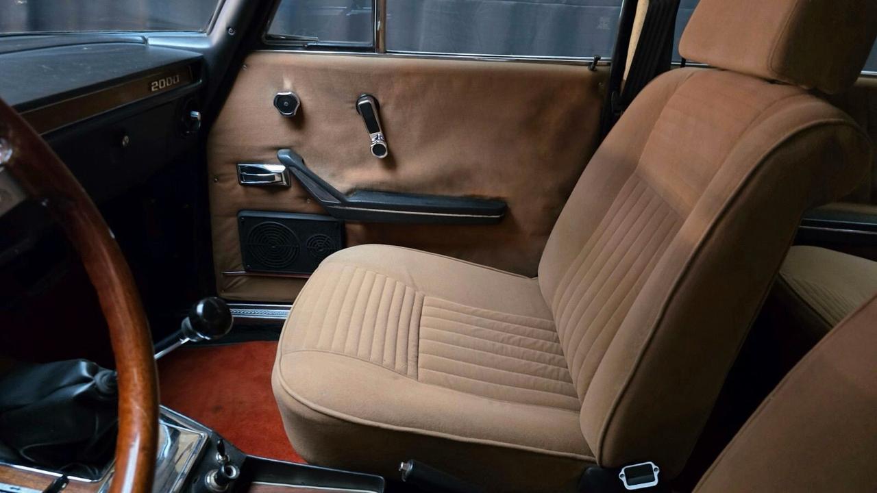 Alfa Romeo 2000 anno 1974 certificabile ASI