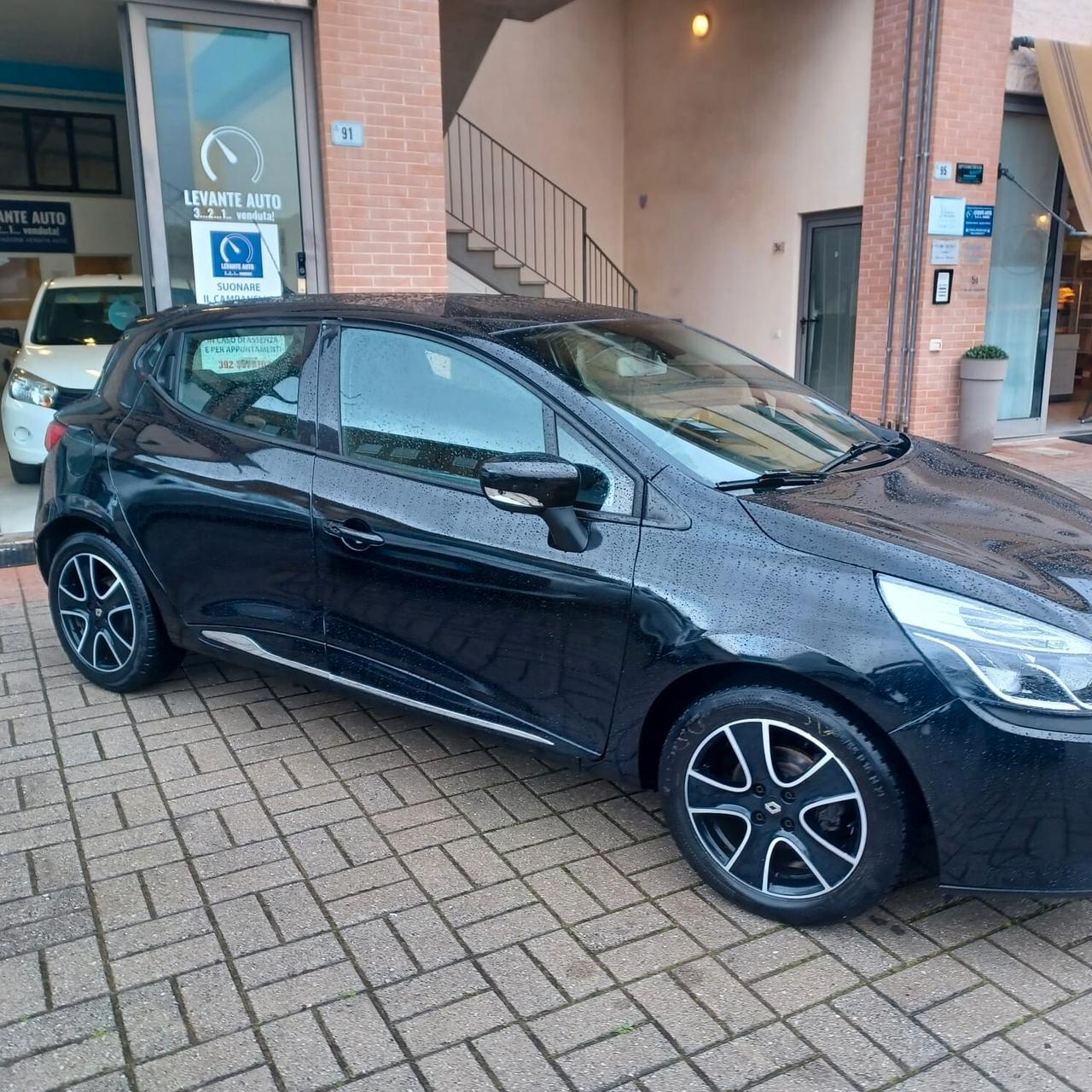 INDISTRUTTIBILE CLIO 1.5 EURO 6 PER NEOPATENTATI